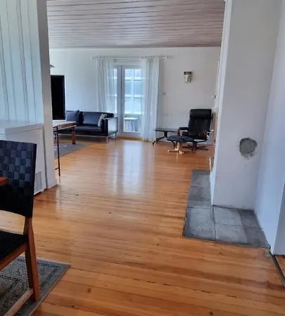 Bolig Perfekt For Bedrifter Pa Eik Med 8 Soverom *