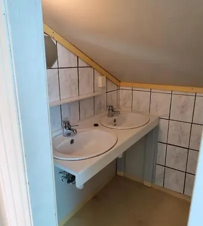 Bolig Perfekt For Bedrifter Pa Eik Med 8 Soverom